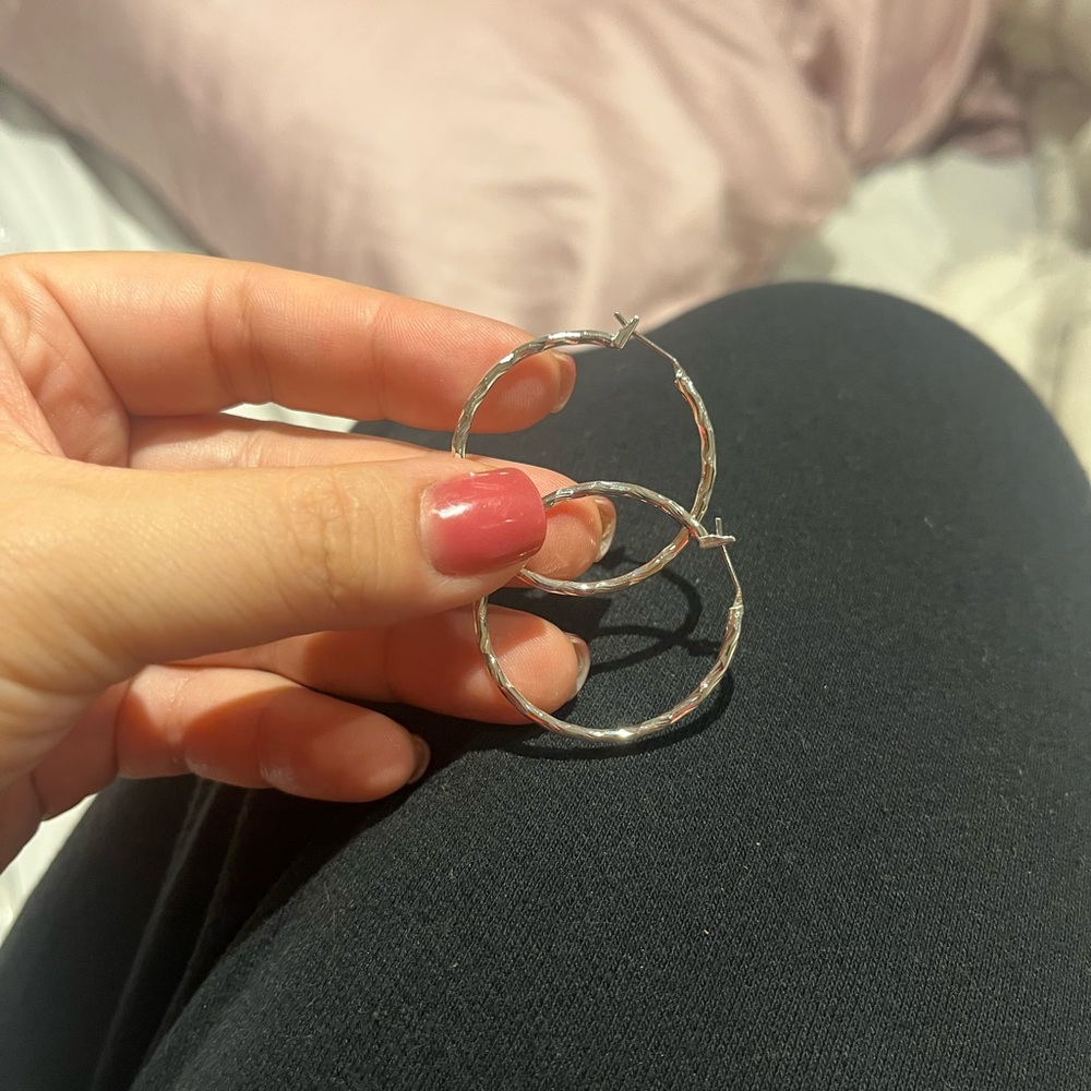 NWOT 1.25 inch silver twisted hoop earrings